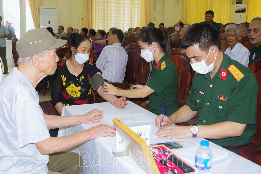 Bác sĩ quân y tận tâm, trách nhiệm