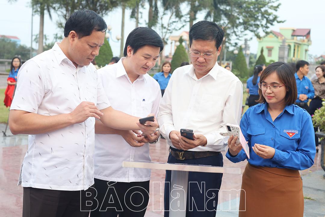 Số hóa thông tin di tích lịch sử Đền thờ Chủ tịch Hồ Chí Minh tại khu lưu niệm Cát Tường