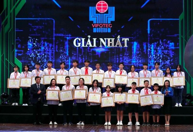 Trao giải Cuộc thi sáng tạo dành cho thanh thiếu niên, nhi đồng toàn quốc lần thứ 18