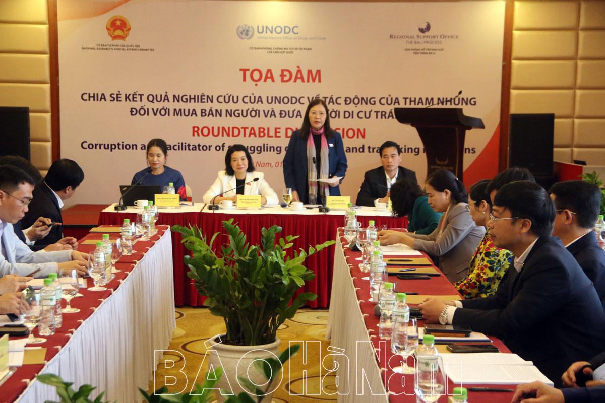 Tọa đàm về tác động của tham nhũng đối với mua bán người và đưa người di cư trái phép