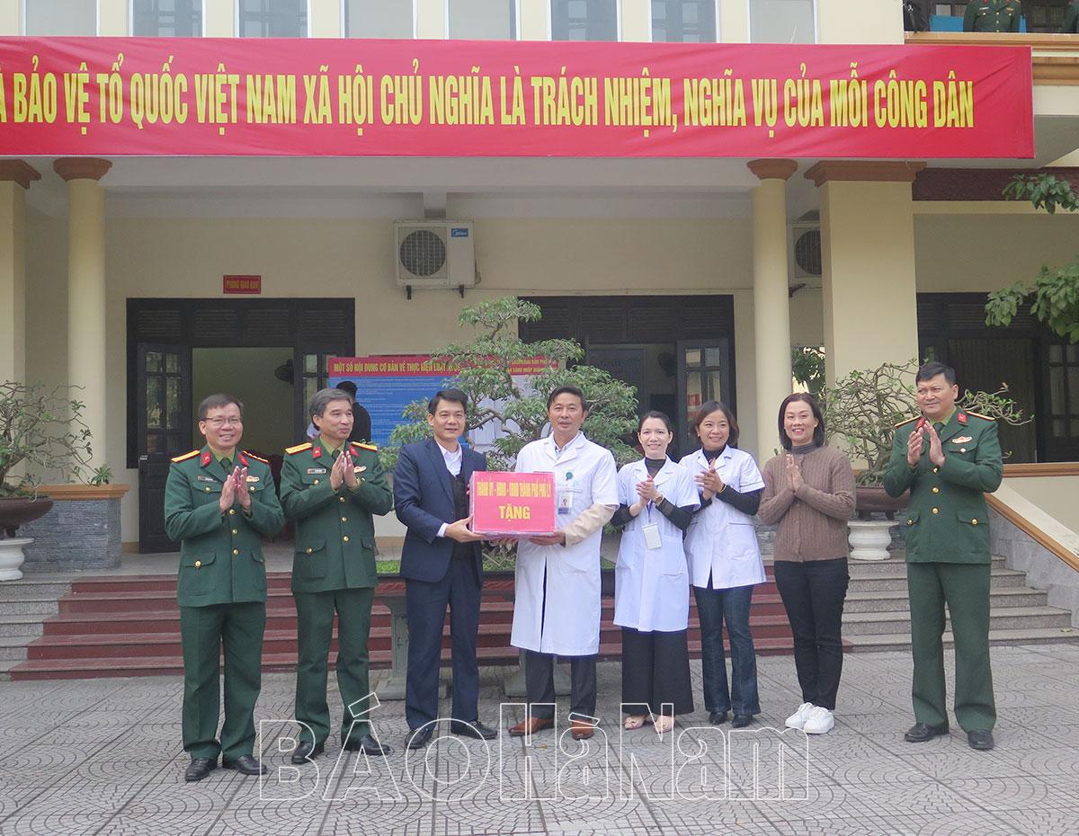 Bí thư Thành ủy Phủ Lý kiểm tra công tác khám tuyển nghĩa vụ quân sự