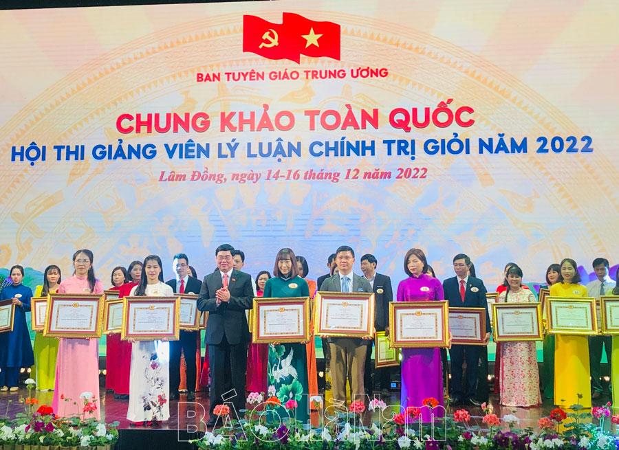 Thí sinh Hà Nam đạt giải Nhì Hội thi Giảng viên lý luận chính trị giỏi toàn quốc
