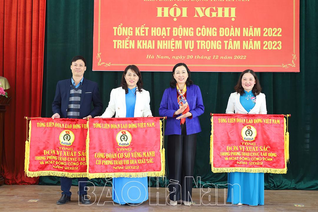 Tập trung chỉ đạo tổ chức tốt các hoạt động chăm lo cho đoàn viên, người lao động dịp Tết Quý Mão