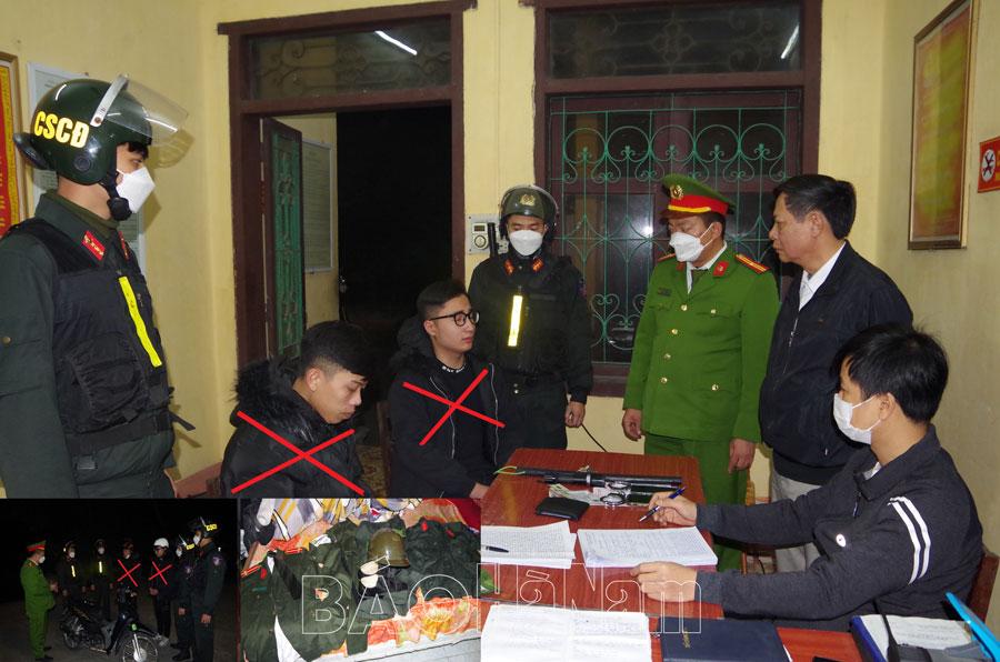 Cảnh sát cơ động Hà Nam bắt 2 đối tượng giả danh công an cưỡng đoạt tài sản người đi đường