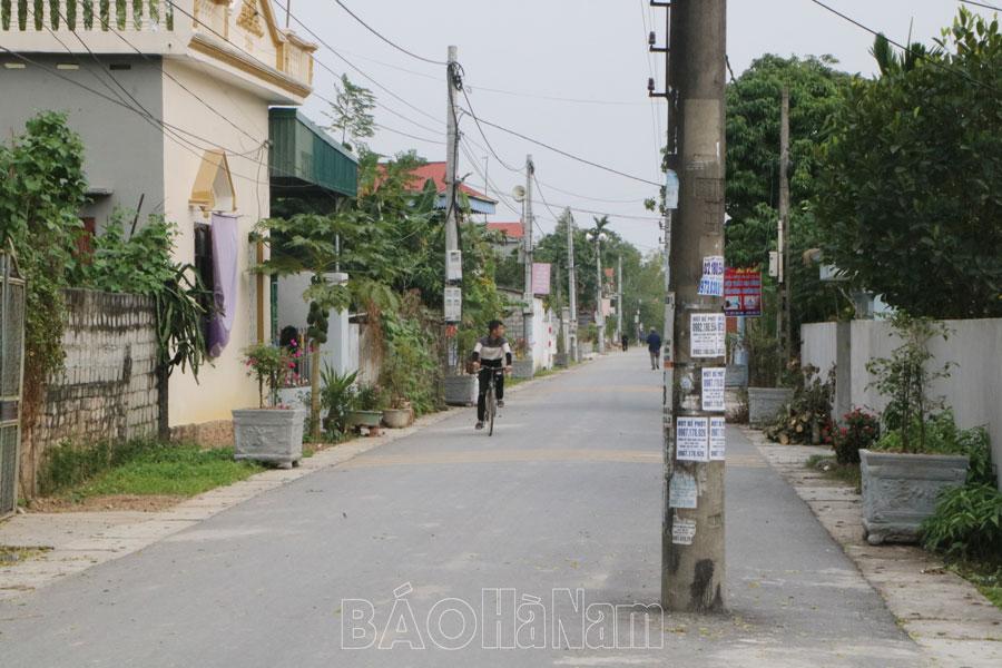 Chủ động phối hợp dịch chuyển cột điện ven đường