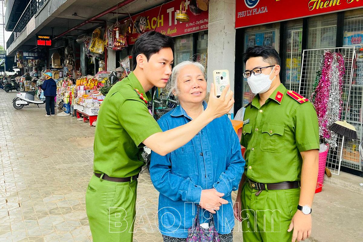 Thành phố Phủ Lý nỗ lực hoàn thành chỉ tiêu cấp tài khoản định danh điện tử