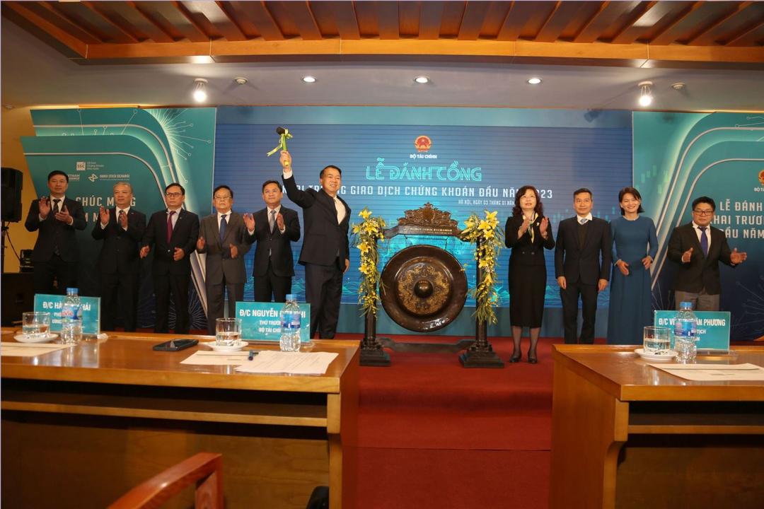 Kỳ vọng chứng khoán năm 2023 sẽ trở lại mạnh mẽ