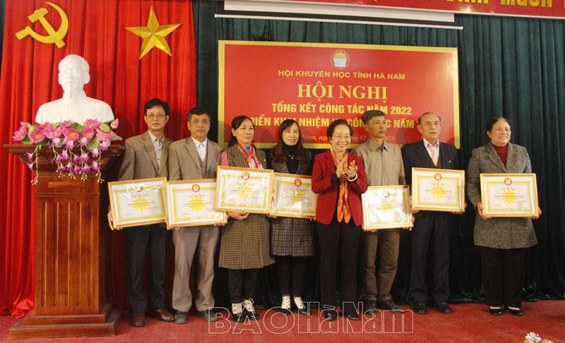 Chủ tịch Trung ương Hội Khuyến học Việt Nam Nguyễn Thị Doan: Hội Khuyến học tỉnh Hà Nam đã có đóng góp quan trọng vào sự phát triển chung của địa phương và cả nước