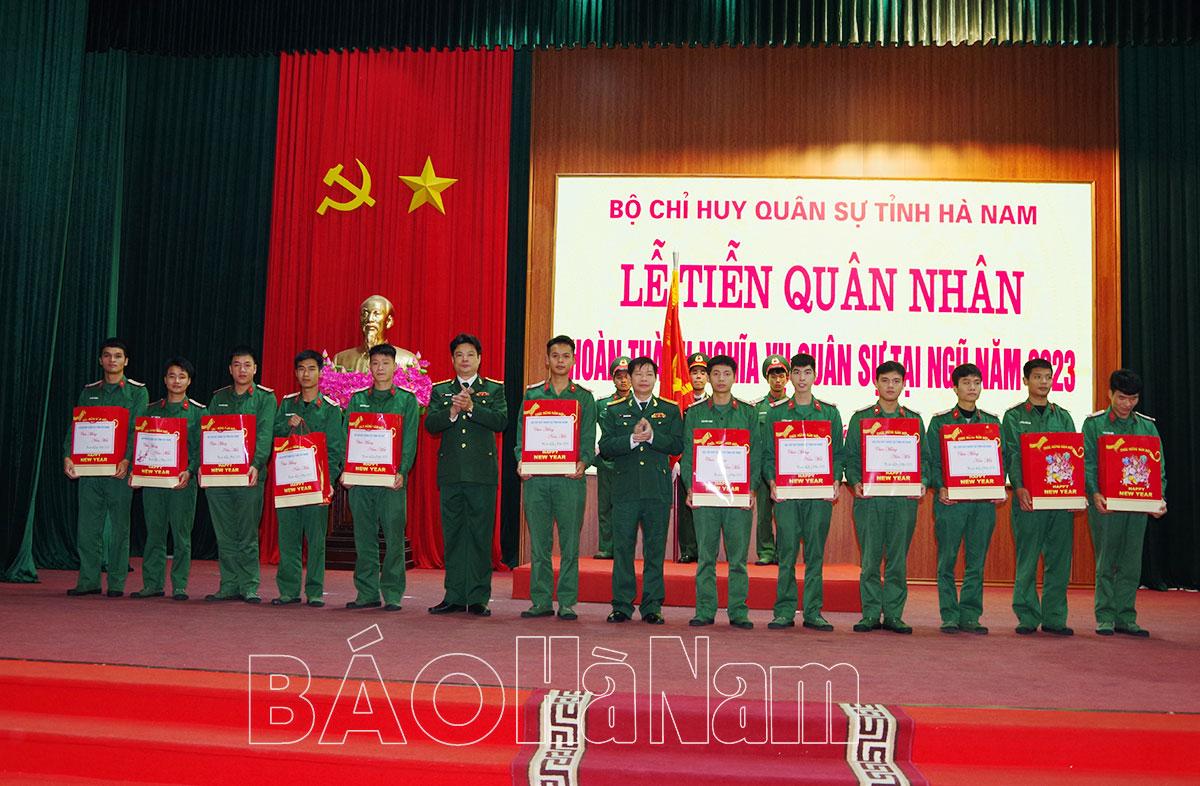 Bộ CHQS tỉnh tiễn quân nhân hoàn thành nghĩa vụ quân sự trở về địa phương