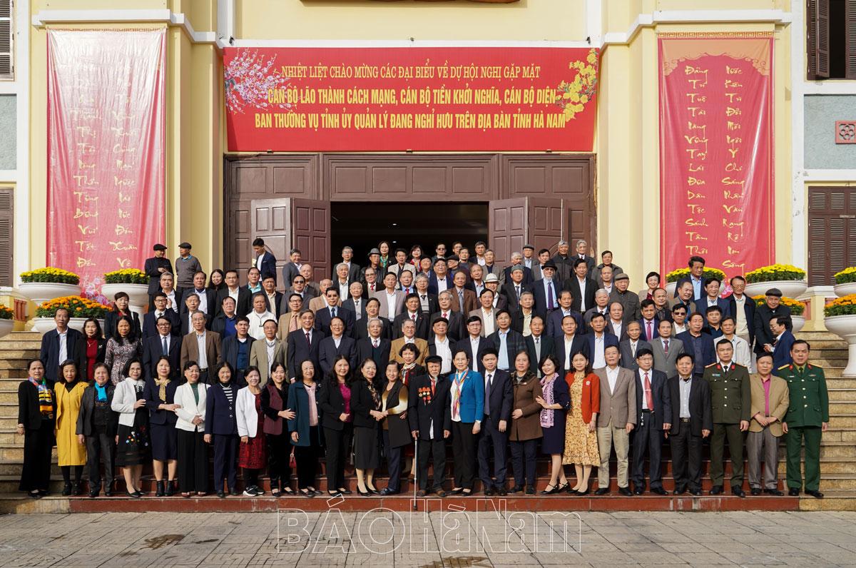 BTV Tỉnh ủy gặp mặt các đồng chí lão thành cách mạng, cán bộ tiền khởi nghĩa, cán bộ thuộc diện BTV Tỉnh ủy quản lý