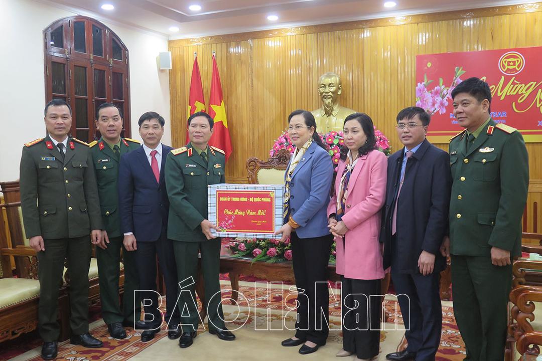 Thượng tướng Nguyễn Tân Cương, Thứ trưởng Bộ Quốc phòng thăm, chúc Tết tại Hà Nam