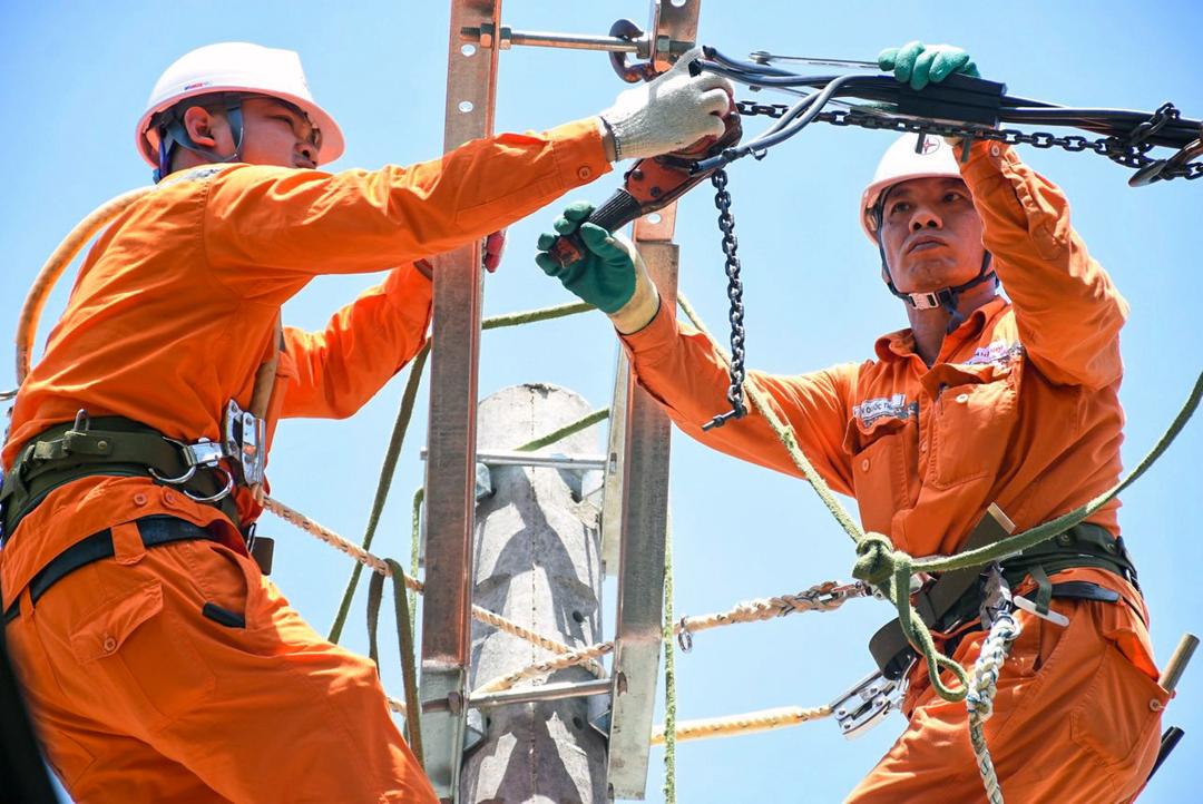 Bộ Công Thương yêu cầu EVN khẩn trương hoàn thành phương án giá bán lẻ điện