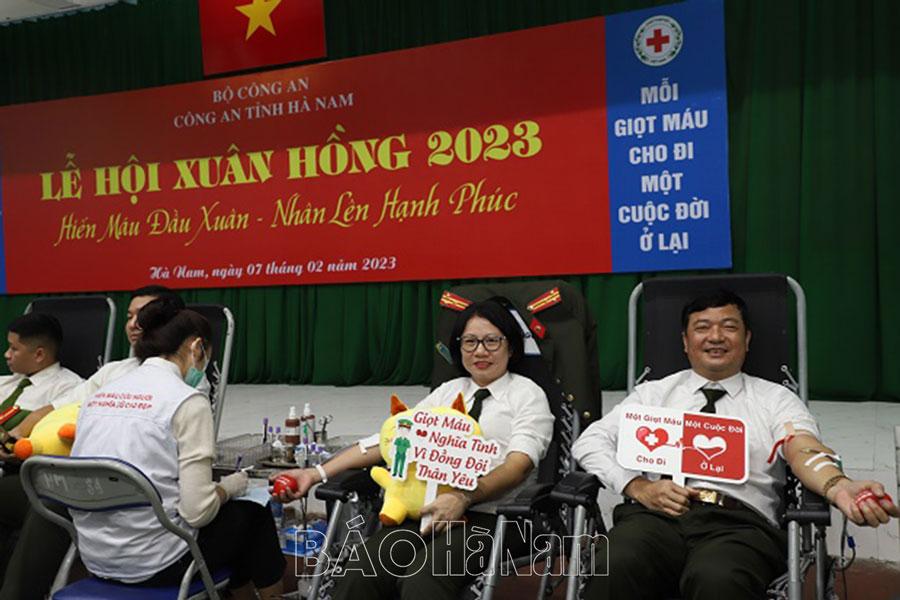 Công an Hà Nam hưởng ứng Lễ hội Xuân hồng