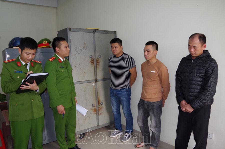 Chèn ép xe ôtô, đánh người trên đường cao tốc Cầu Giẽ- Ninh Bình, 3 đối tượng bị khởi tố