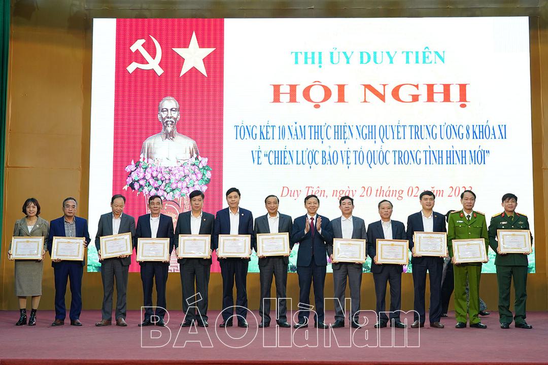 Thị ủy Duy Tiên tổng kết 10 năm thực hiện Nghị quyết Trung ương 8 (khóa XI) về “Chiến lược bảo vệ Tổ quốc trong tình hình mới”