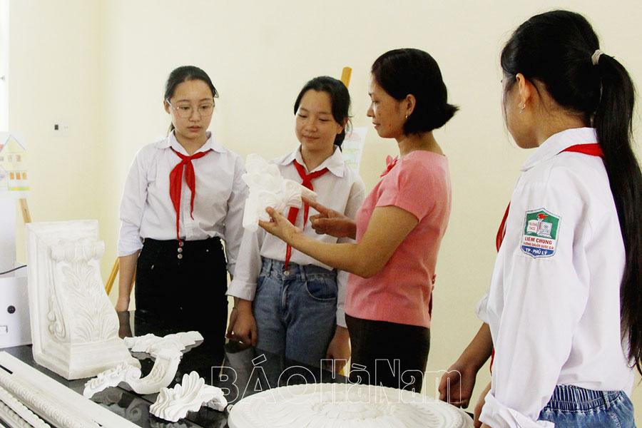 Giáo dục định hướng nghề nghiệp cho học sinh THCS