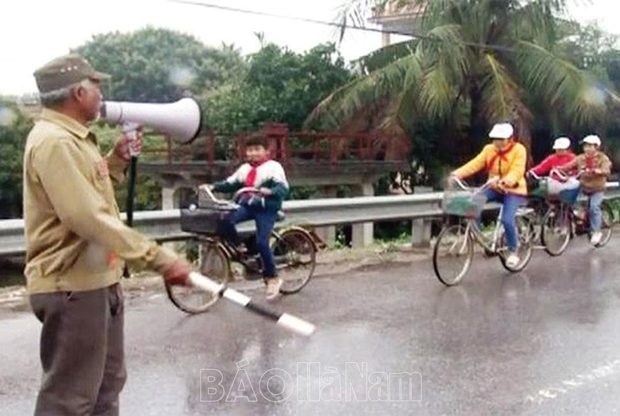 Một Tổ trưởng "Tổ tự quản trật tự an toàn giao thông" tâm huyết