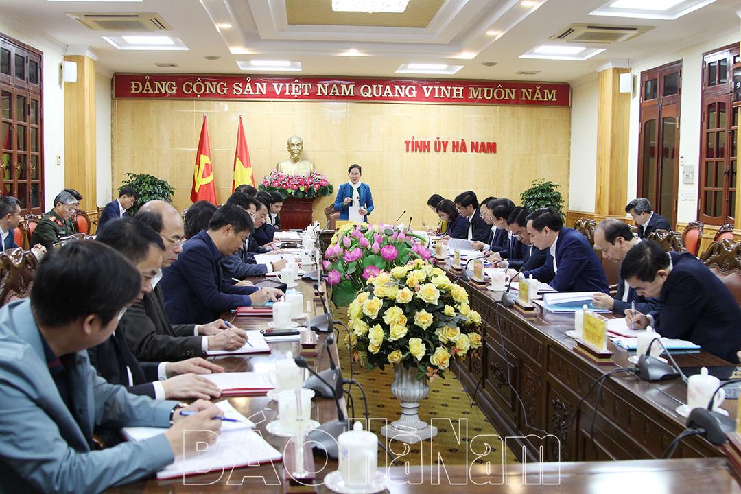 Thường trực Tỉnh ủy nghe báo cáo các nội dung chuẩn bị kiểm điểm giữa nhiệm kỳ thực hiện Nghị quyết Đại hội Đảng các cấp