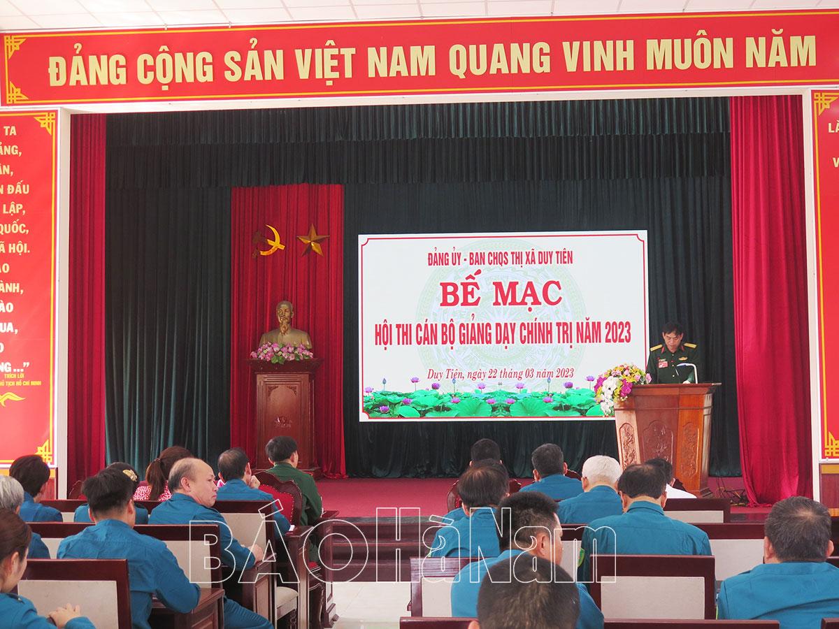 Ban CHQS thị xã Duy Tiên trao giải cán bộ giảng dạy chính trị giỏi; tổng kết Chỉ thị 124 và Đề án “Đổi mới công tác giáo dục chính trị tại đơn vị trong giai đoạn mới”