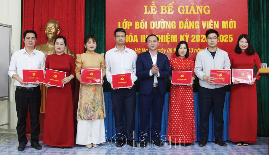 Tập trung kiểm điểm giữa nhiệm kỳ thực hiện nghị quyết đại hội đảng bộ các cấp