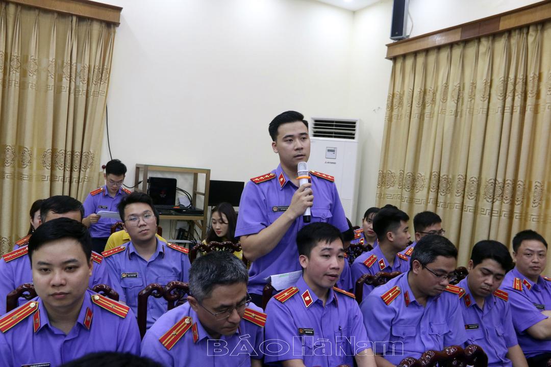 Lãnh đạo Viện Kiểm sát Nhân dân tỉnh đối thoại với đoàn viên, thanh niên đơn vị