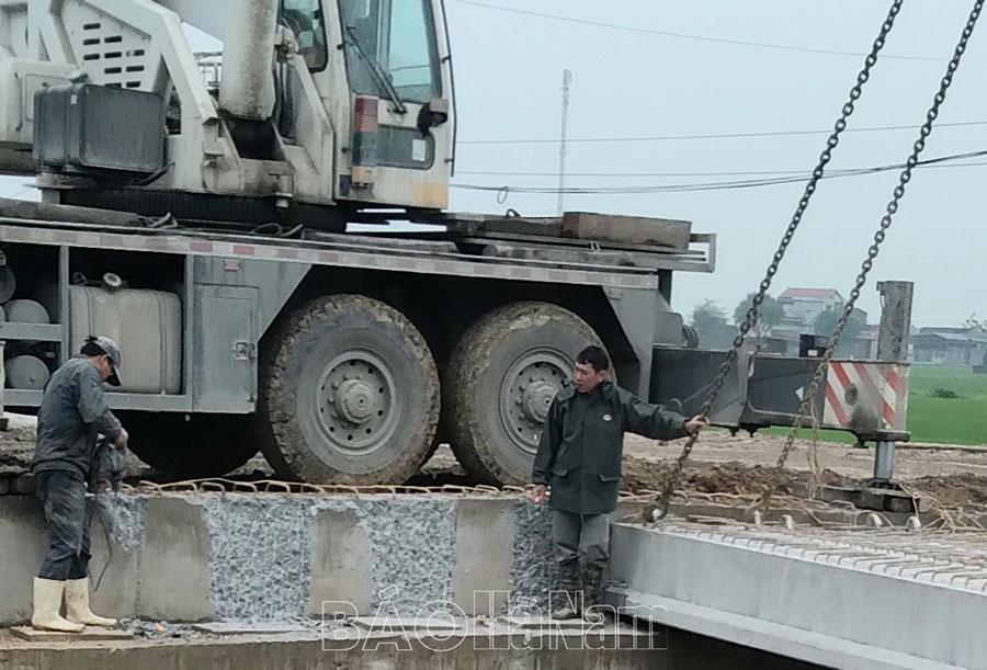 Đẩy nhanh tiến độ xây dựng tuyến kênh Tân Hòa