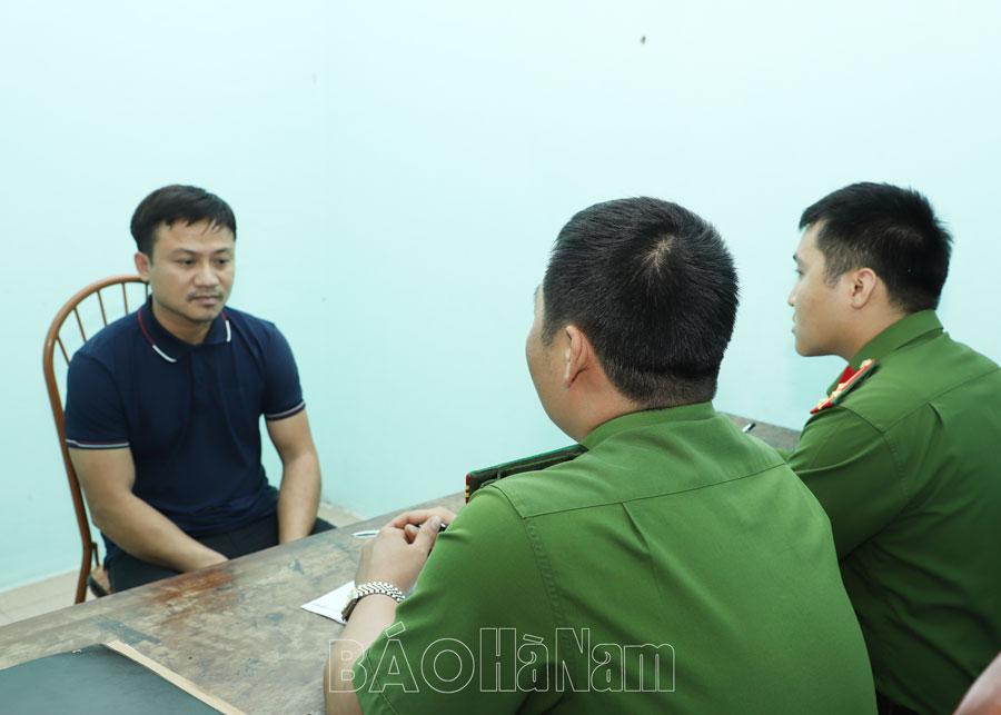 Công an huyện Kim Bảng khởi tố, bắt tạm giam đối tượng chống người thi hành công vụ