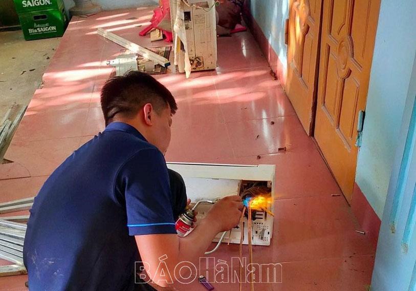 Nở rộ dịch vụ bảo dưỡng, sửa chữa đồ điện tử, điện lạnh