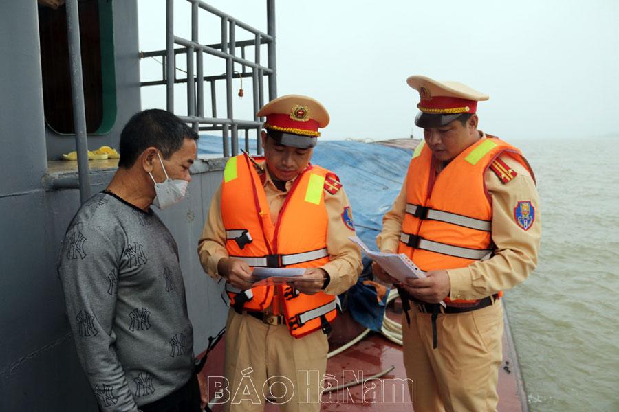 Bảo đảm an toàn giao thông đường thủy nội địa