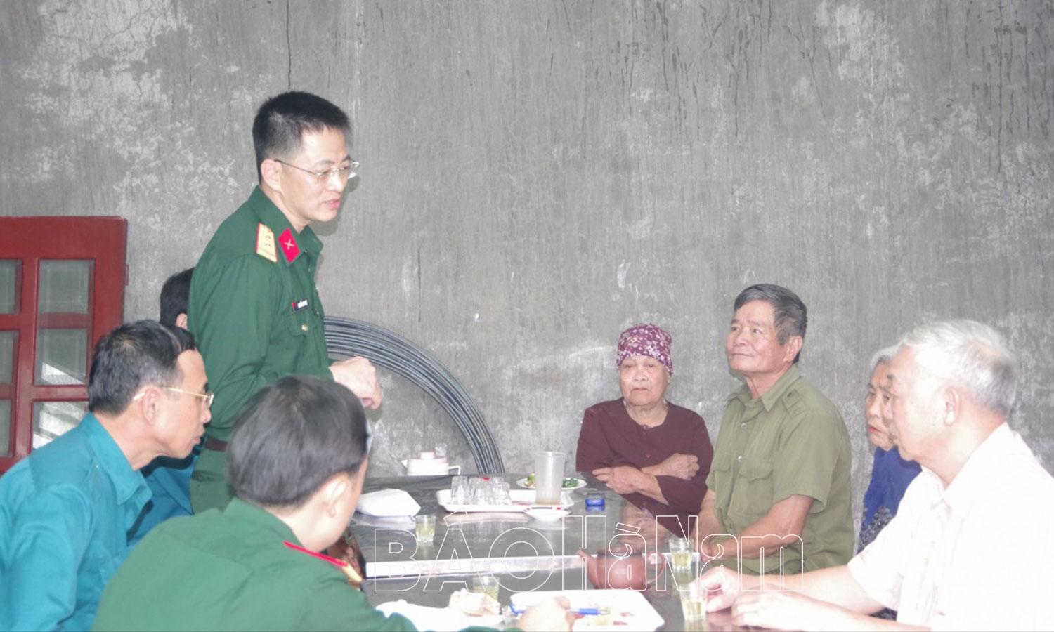 Ban CHQS huyện Lý Nhân phối hợp trao 160 triệu đồng hỗ trợ xây dựng nhà tình nghĩa