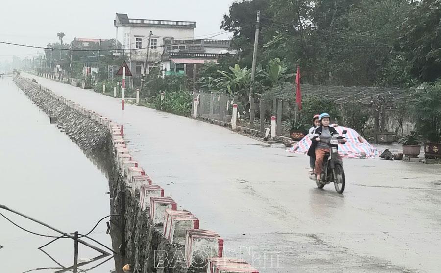 Bình Lục đầu tư kiên cố hóa kênh mương kết hợp đường giao thông