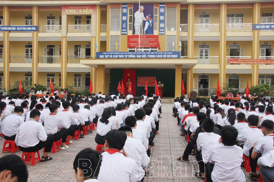 Học sinh THCS ở Đồng Hóa được nghe nói chuyện truyền thống nhân kỷ niệm Ngày giải phóng hoàn toàn miền Nam thống nhất đất nước