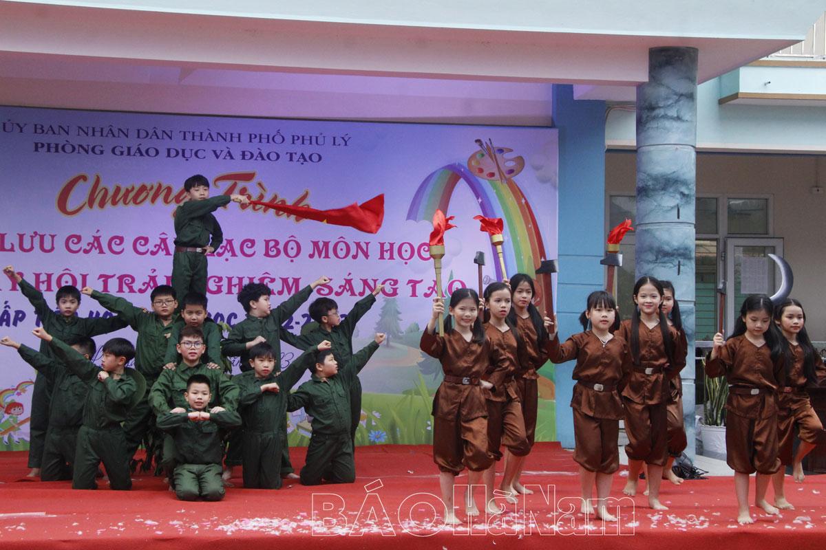 Giao lưu CLB các môn học và Ngày hội trải nghiệm sáng tạo dành cho học sinh tiểu học thành phố Phủ Lý