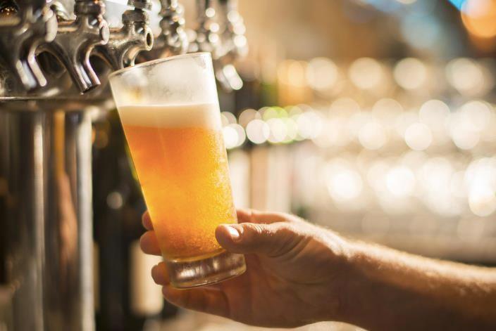 Uống bia 0 độ thổi nồng độ cồn có lên?