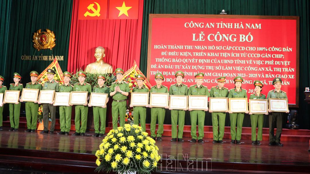 Hà Nam dẫn đầu toàn quốc hoàn thành 100% chỉ tiêu cấp CCCD gắn chíp cho công dân