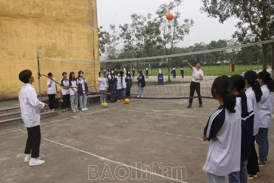 Những người đồng hành cùng phong trào thể thao trường học