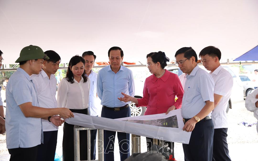 Bộ trưởng Bộ LĐ,TB&XH Đào Ngọc Dung làm việc với tỉnh về tình hình sản xuất, kinh doanh, đầu tư công, xây dựng cơ sở hạ tầng và công tác an sinh xã hội