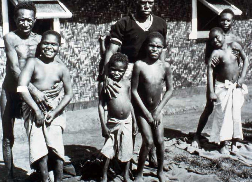 Kinh hoàng đại dịch khiến người mắc phải cười tới chết - Kỳ cuối