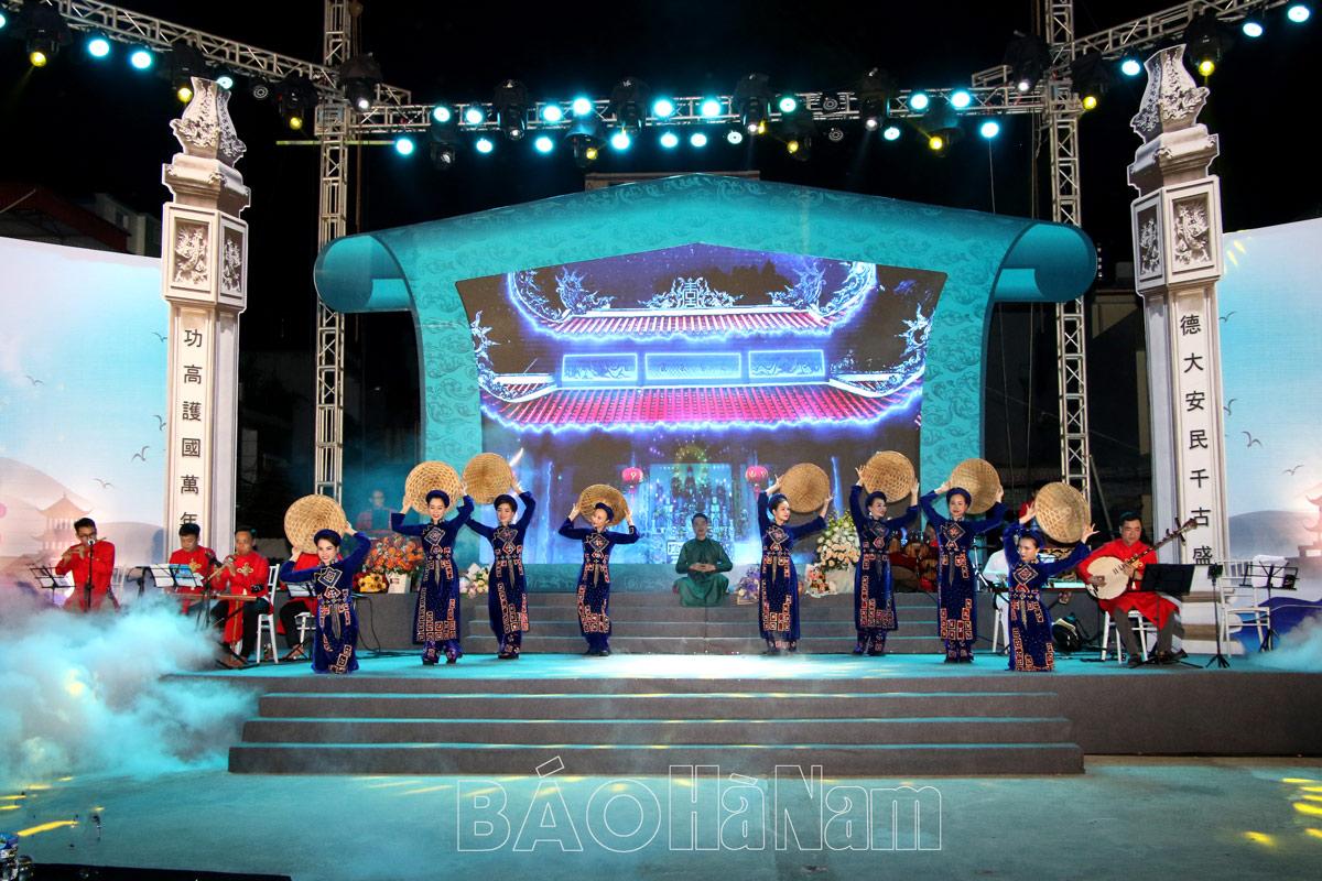 Không gian văn hóa thành phố Phủ Lý sôi động với đêm nhạc “Nguyệt cầm Tâm ca”