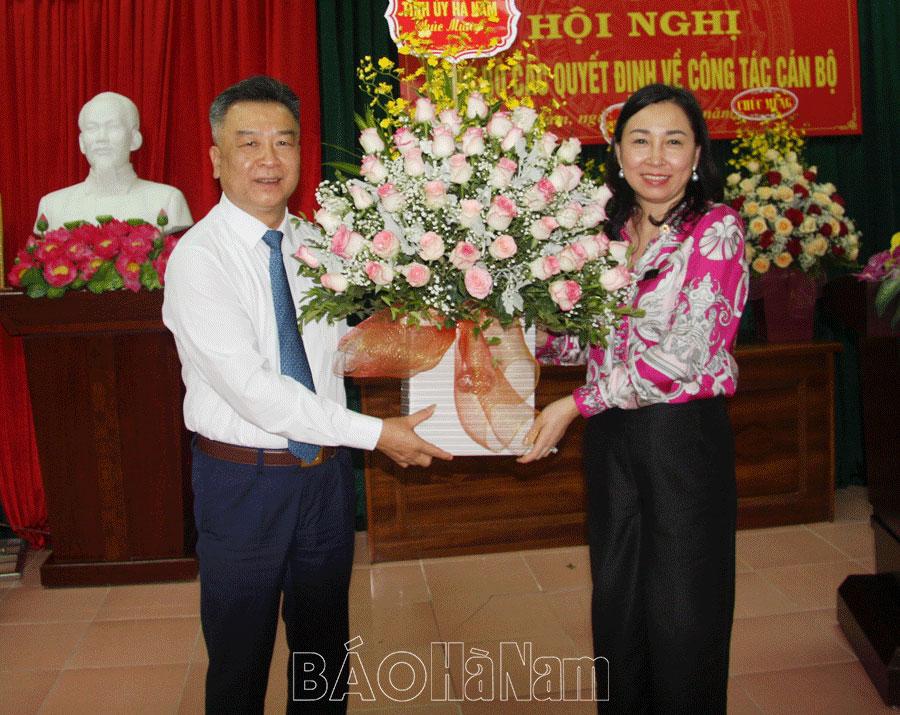 BTV Tỉnh ủy điều động Phó Bí thư Thường trực Huyện ủy Kim Bảng về làm Chủ tịch HND tỉnh