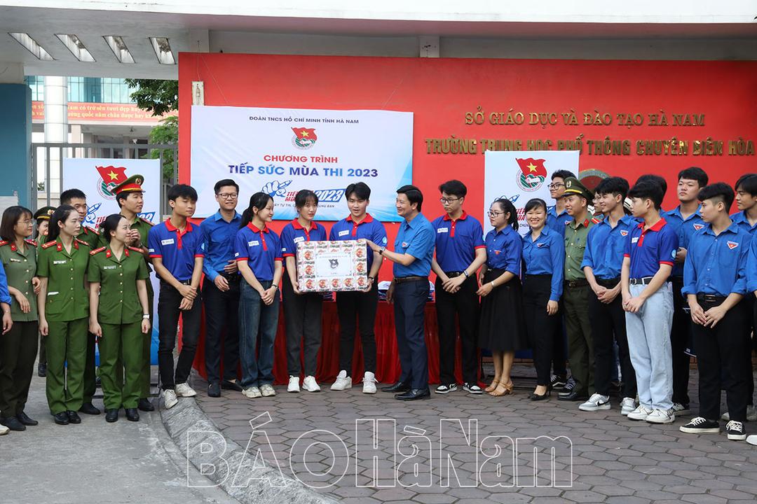Tỉnh đoàn Hà Nam tổ chức xuất quân các đội hình tiếp sức mùa thi năm 2023