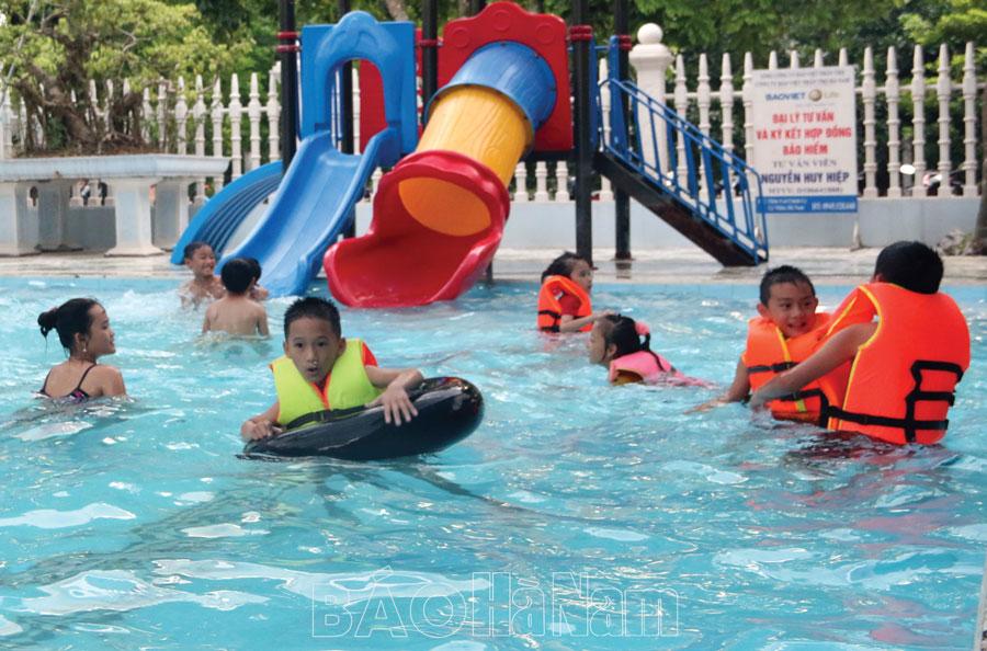 Tăng cường quản lý chất lượng nguồn nước và hoạt động của các bể bơi