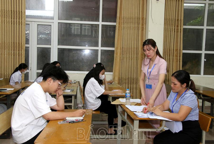 Hơn 1.100 thí sinh dự Kỳ thi tuyển sinh lớp 10 năm học 2023- 2024  Trường THCS&THPT Nguyễn Tất Thành