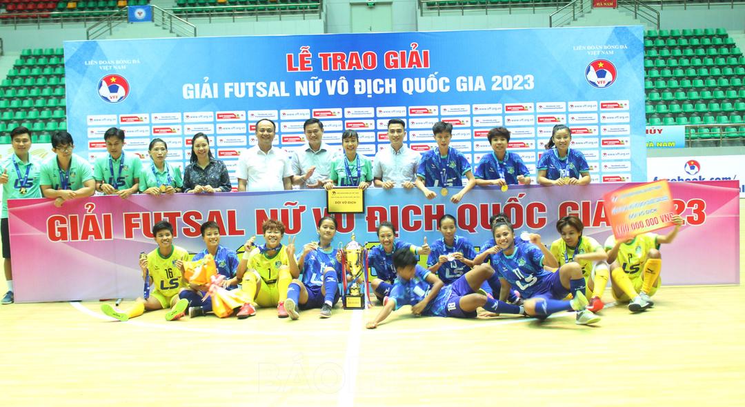 Thua Thái Sơn Nam ở trận chung kết, đội Phong Phú Hà Nam lần thứ 2 về nhì giải Futsal nữ vô địch quốc gia 2023