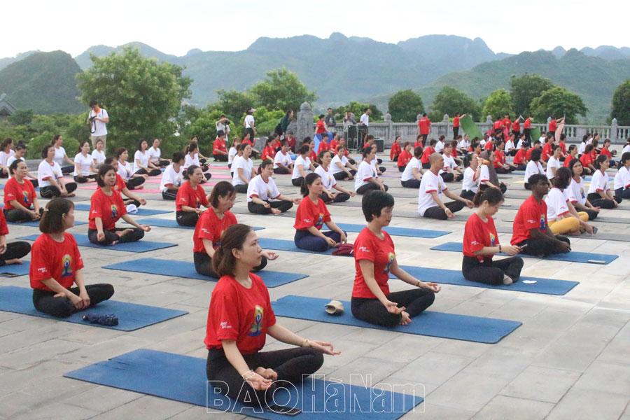 Hà Nam hưởng ứng Ngày Quốc tế Yoga 2023