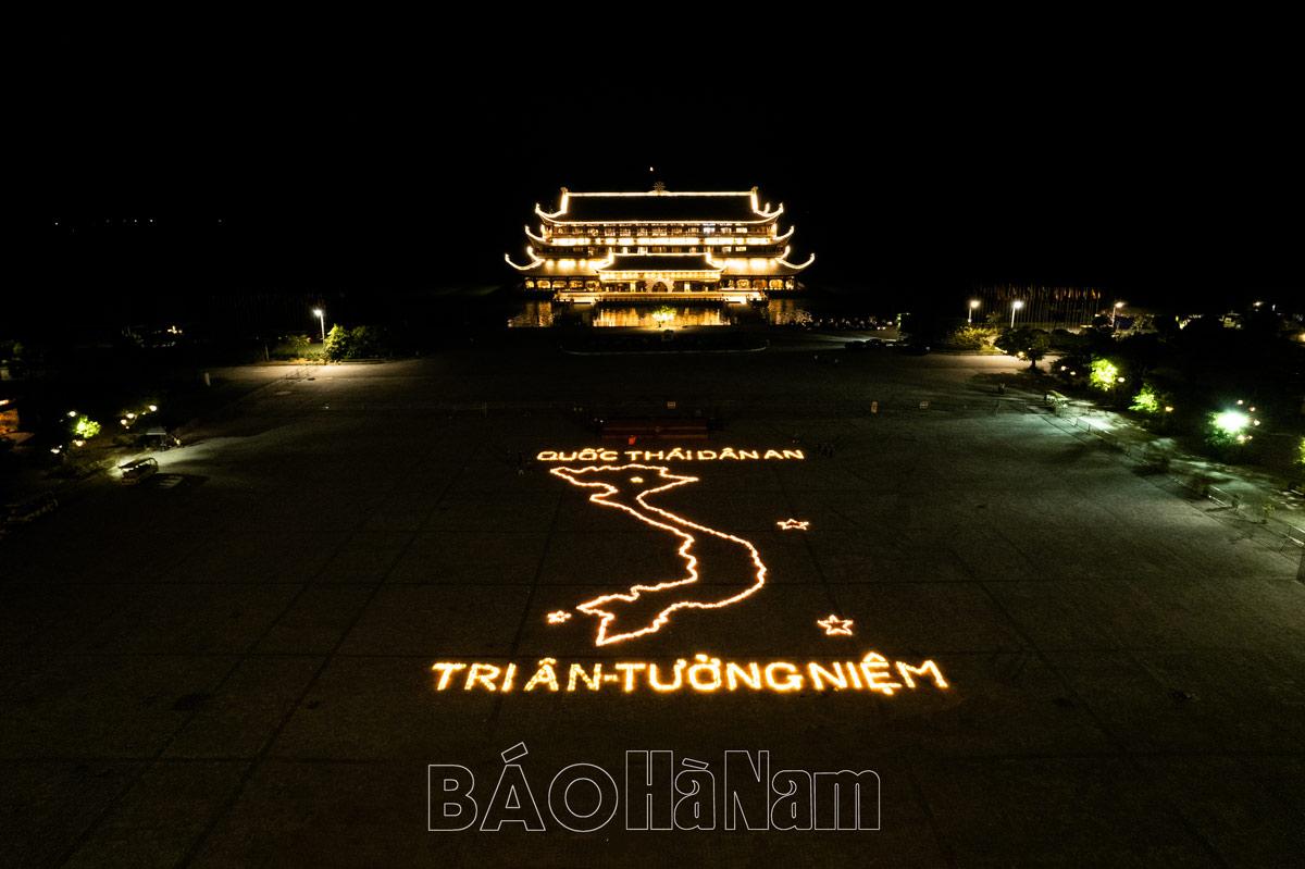 Lễ hoa đăng tri ân các anh hùng Liệt sỹ