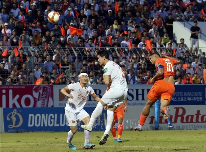 V.League 1-2023: Bám đuổi sát sao trong nhóm tranh ngôi vô địch sau vòng 13