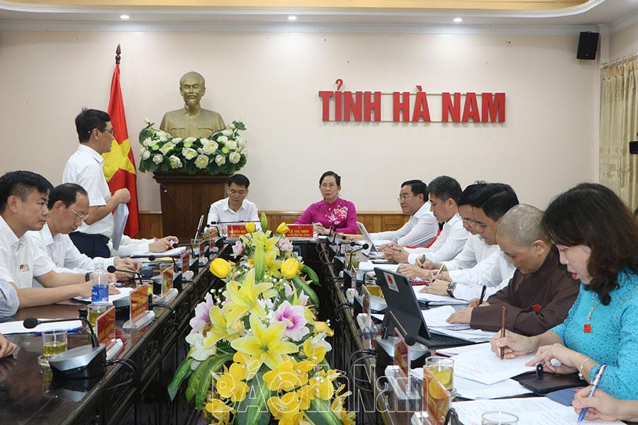 Chiều 4/7, đại biểu HĐND tỉnh thảo luận ở Tổ