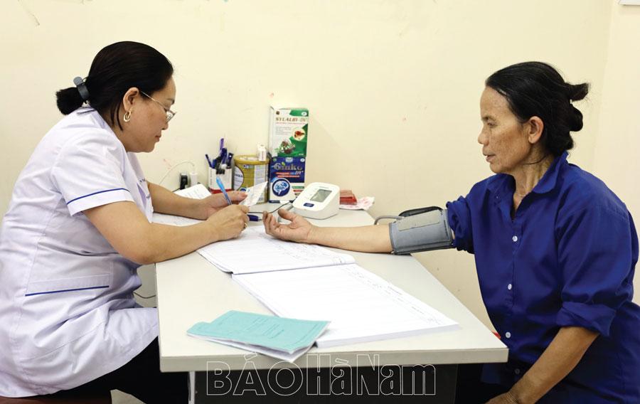 Tham gia BHYT để giảm gánh nặng khi ốm đau, bệnh tật