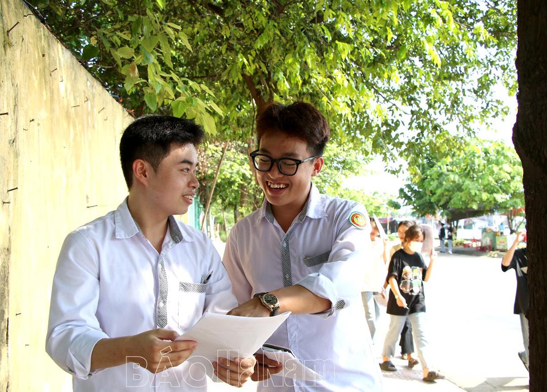 Hà Nam xếp thứ 7 toàn quốc về điểm thi tốt nghiệp THPT năm 2023, đứng đầu cả nước điểm trung bình môn Văn